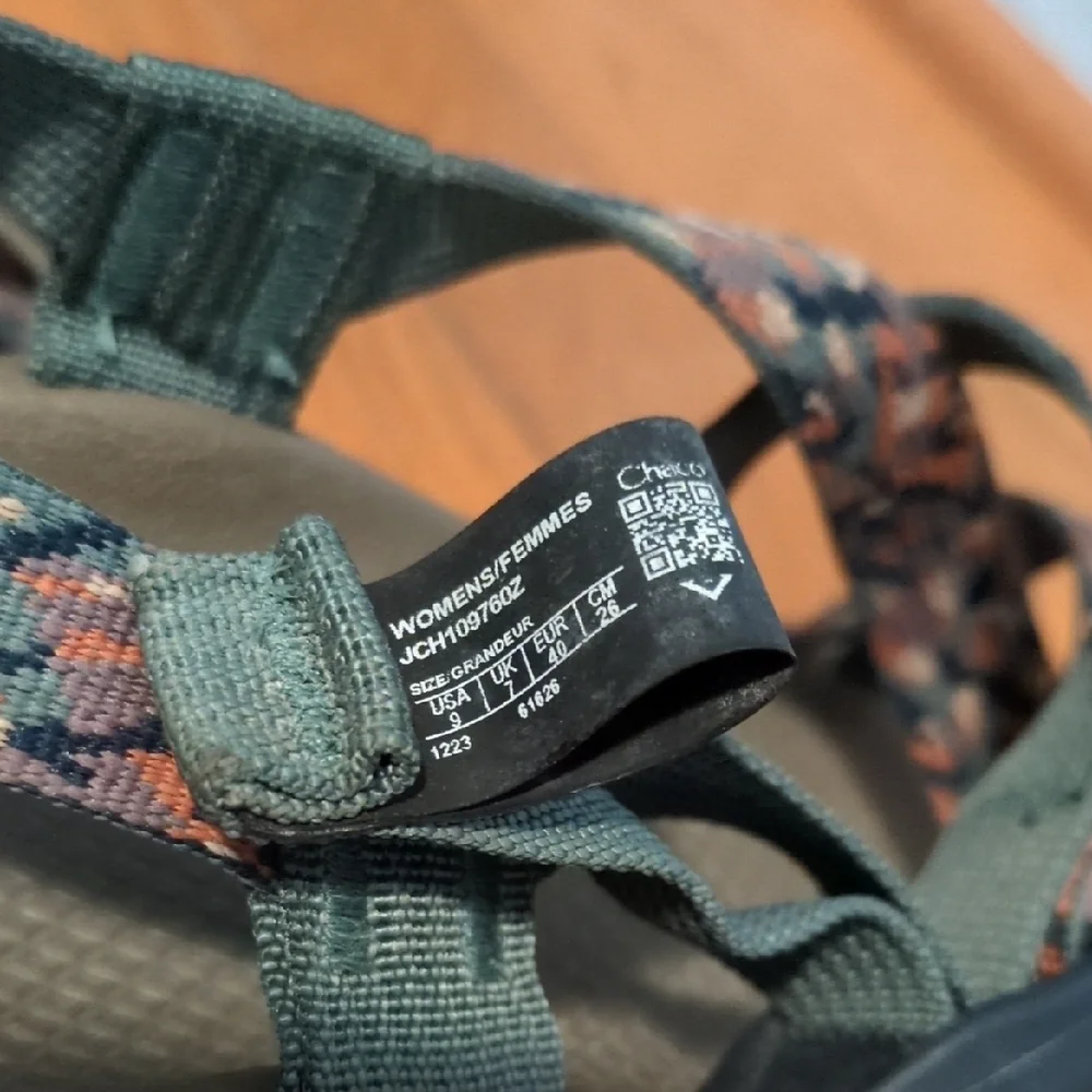 Chaco Women's Green and Pink Sandals - Picture 5 of 6